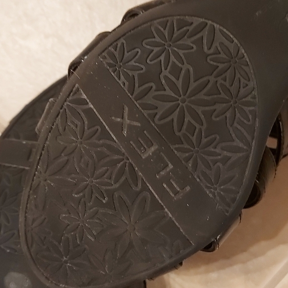 Life Stride Hollie Black Wedge Sandals - Picture 5 of 5